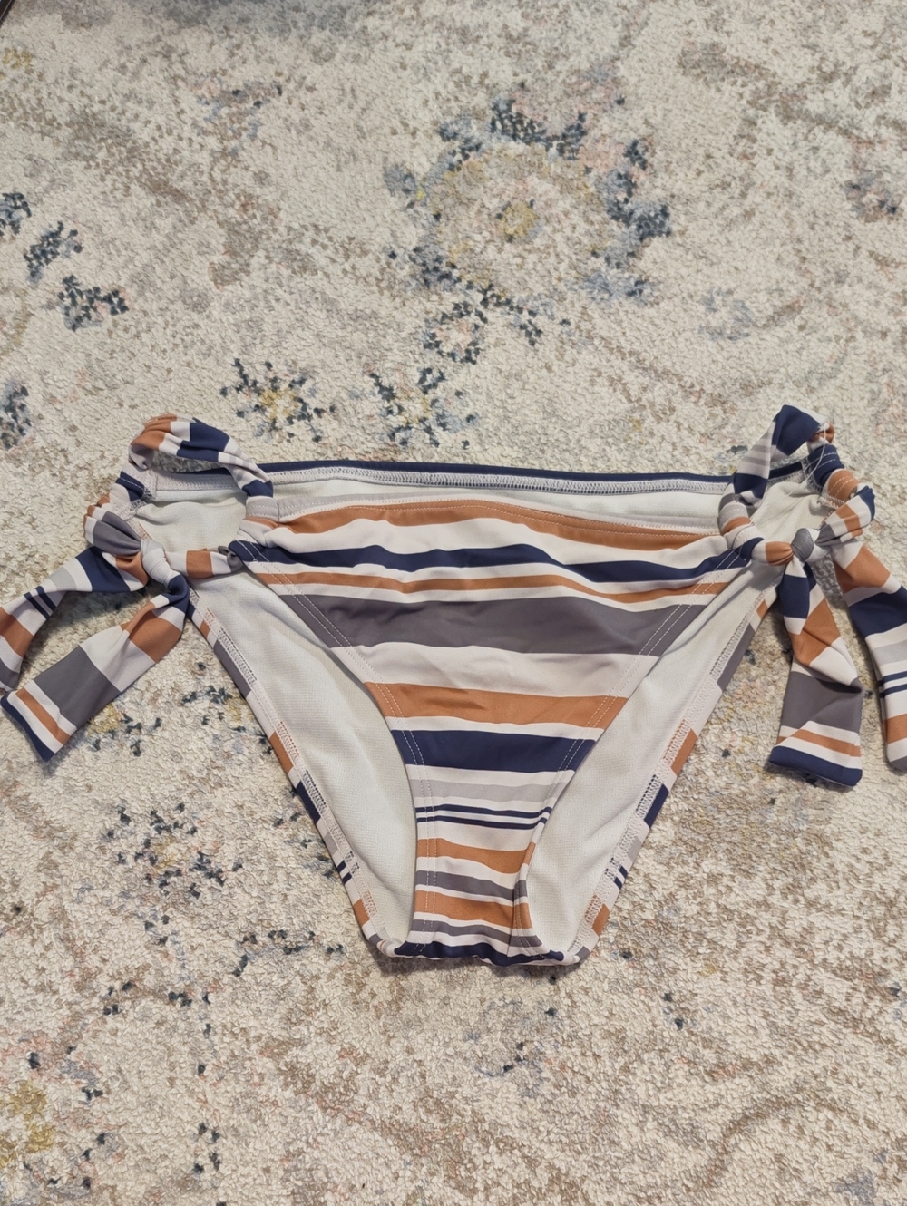 Adore Me White & Navy Lined Bikini Bottoms - M